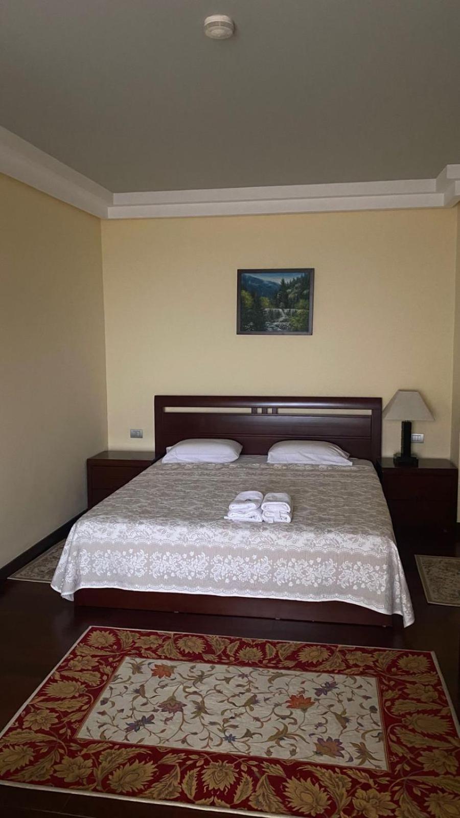Vela Restaurant Hotel Golem (Tirana)